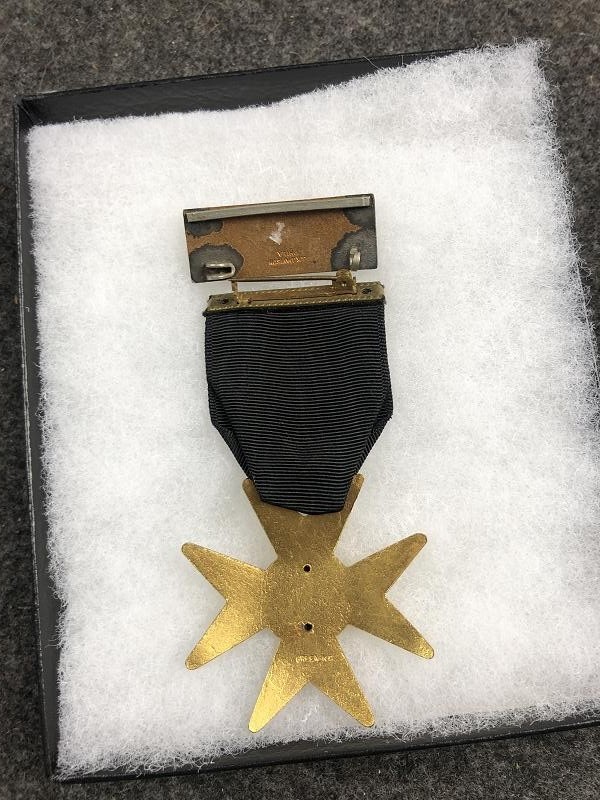 Vintage Knights Templar Masonic Mourning Widows Medal With Officers Bar