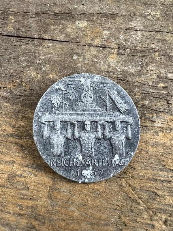 WWII 1937 GERMAN TINNIE PIN
