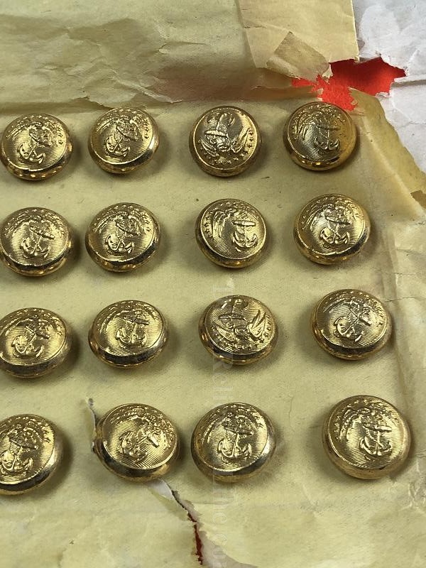 US Marine Corps USMC Buttons by Horstmann 17mm Size on Original Card