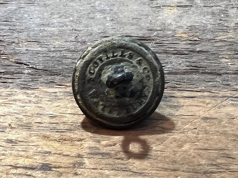 Dug Rare Regiment of Voltigeurs "Eagle V" Coat Button