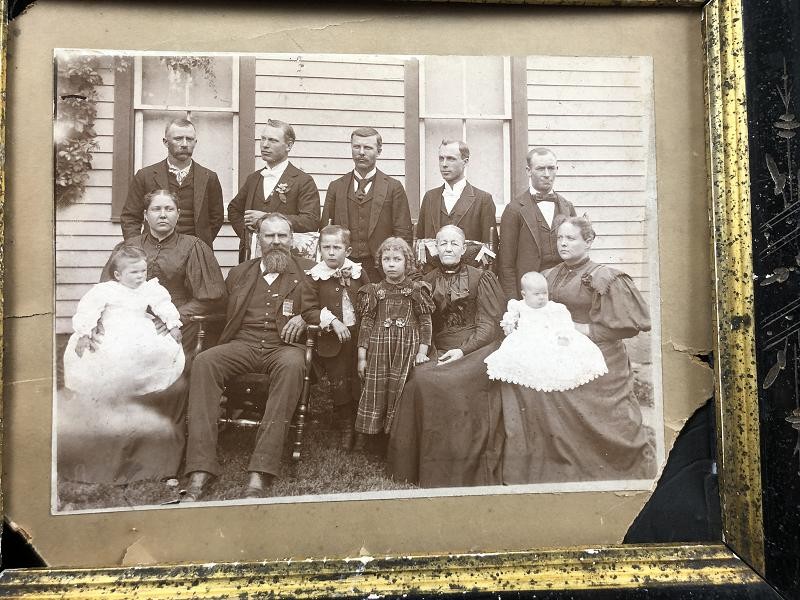 LARGE CABINET CARD ALBUMEN PHOTO OF 31ST OHIO VOLUNTEER INFANTRY VETERAN AND FAMILY FRAMED