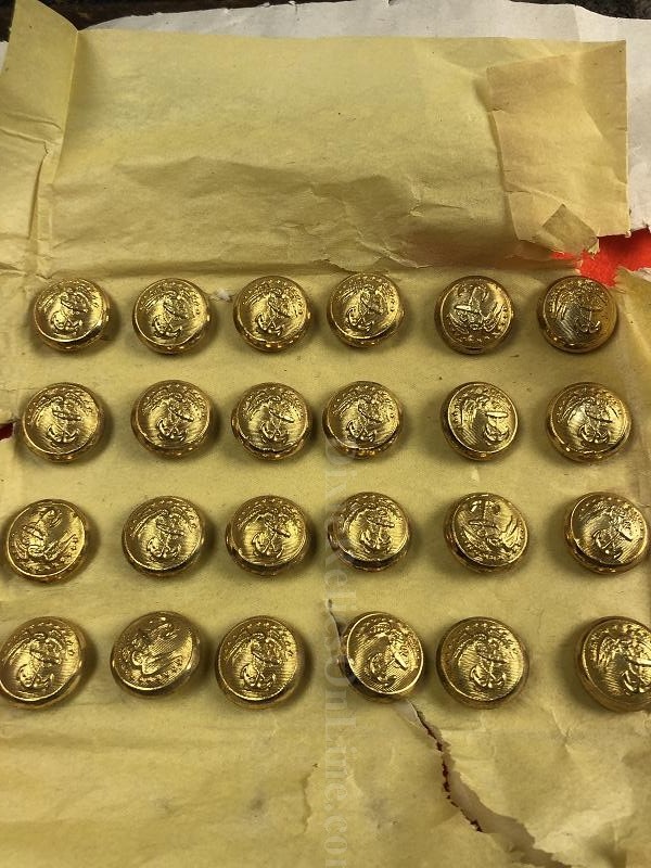 US Marine Corps USMC Buttons by Horstmann 17mm Size on Original Card