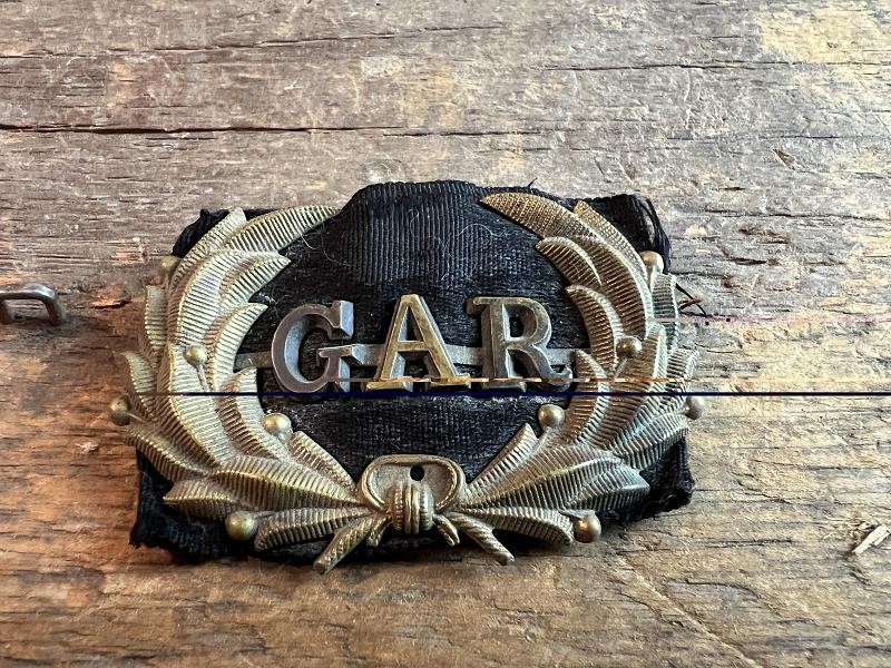 ORIGINAL G.A.R. HAT WREATH INSIGNIA BADGE