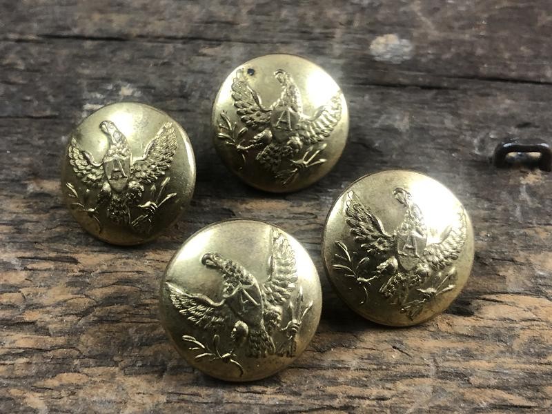 GROUP OF FOUR US EAGLE ARTILLERY COAT BUTTONS CA. 1840 MEXICAN WAR PERIOD