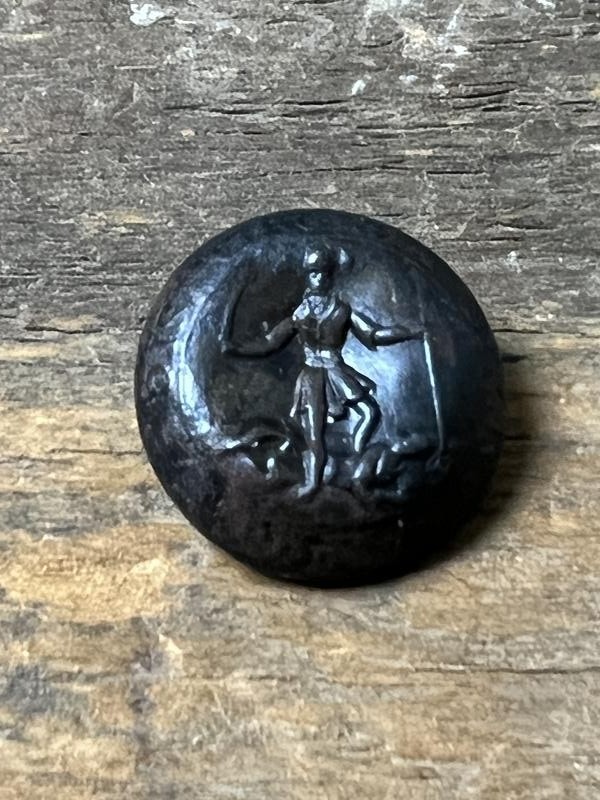 DUG CONFEDERATE VIRGINIA COAT BUTTON RMDC SCOVILL BM 23MM