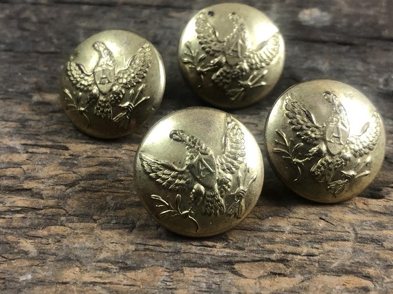 GROUP OF FOUR US EAGLE ARTILLERY COAT BUTTONS CA. 1840 MEXICAN WAR PERIOD