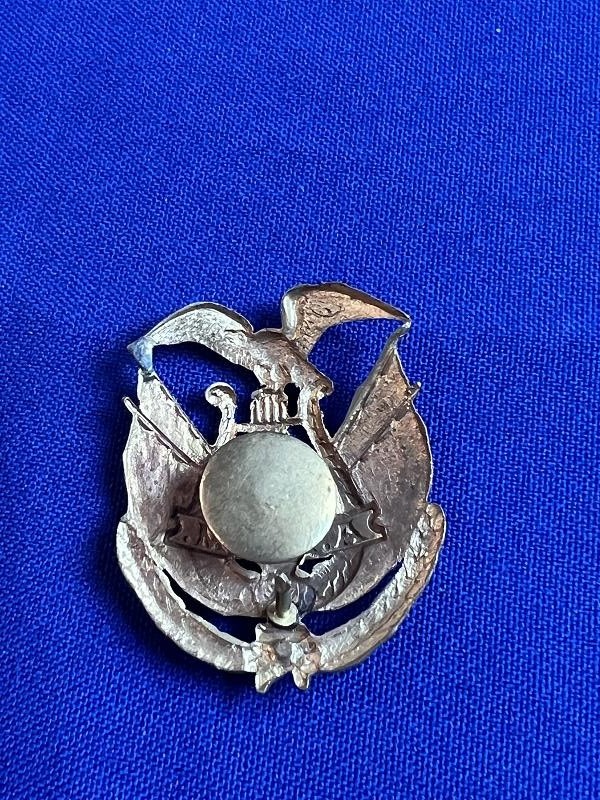 ANTIQUE AMERICAN FEDERATION OF MUSIC AF OF M HAT BADGE