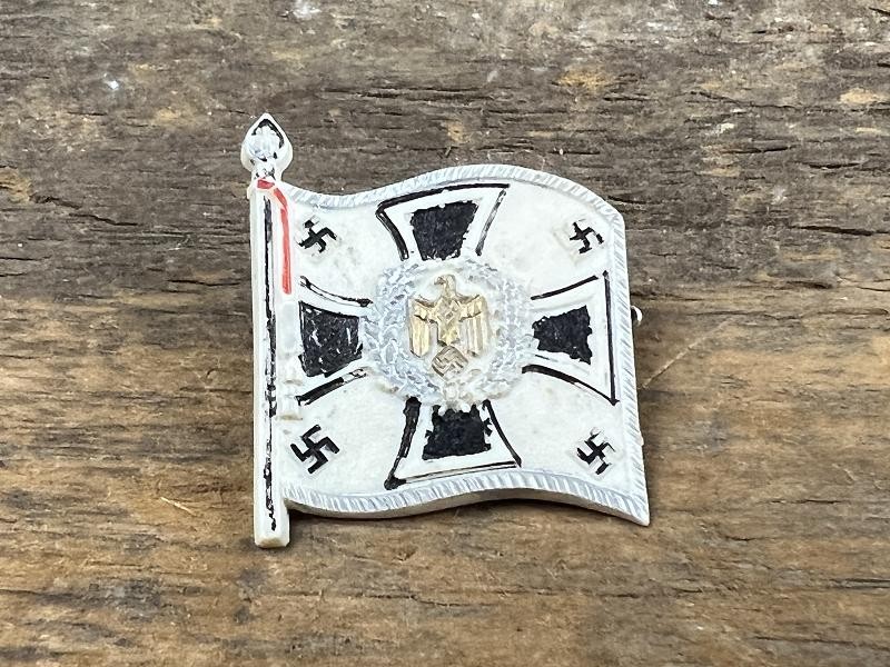 WWII German Flag Tinnie Pin
