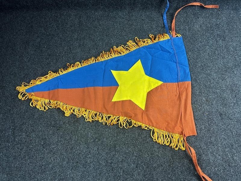 North Viet Cong Vietnam War National Liberation Front Pendant Flag