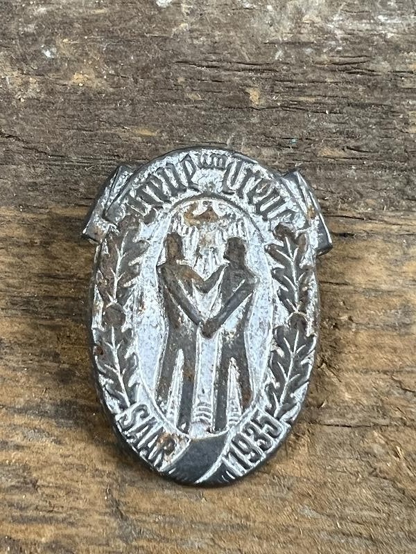 WWII GERMAN TINNIE PIN