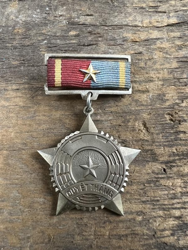 VIETNAM WAR MILITARY VC QUYET THANG MEDAL 1ST CLASS