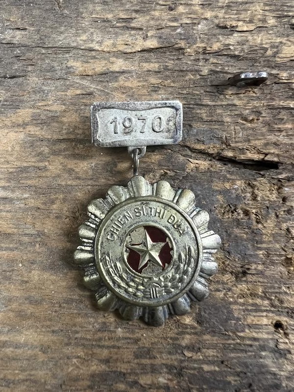 1970 Viet Cong NLF North Vietnamese Army Medal CHEIN SITHI DUA