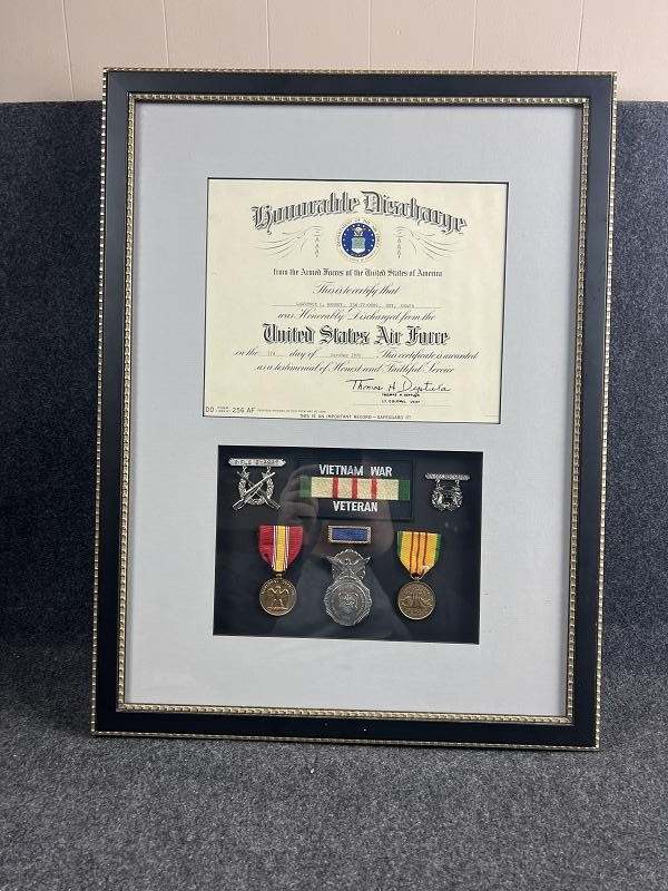 FRAMED USAFR VIETNAM WAR VETERAN DISCHARGE DOCUMENT AND MEDALS