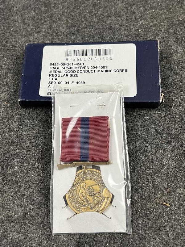 US MARINE CORPS GOOD CONDUCT MEDAL SET IN BOX