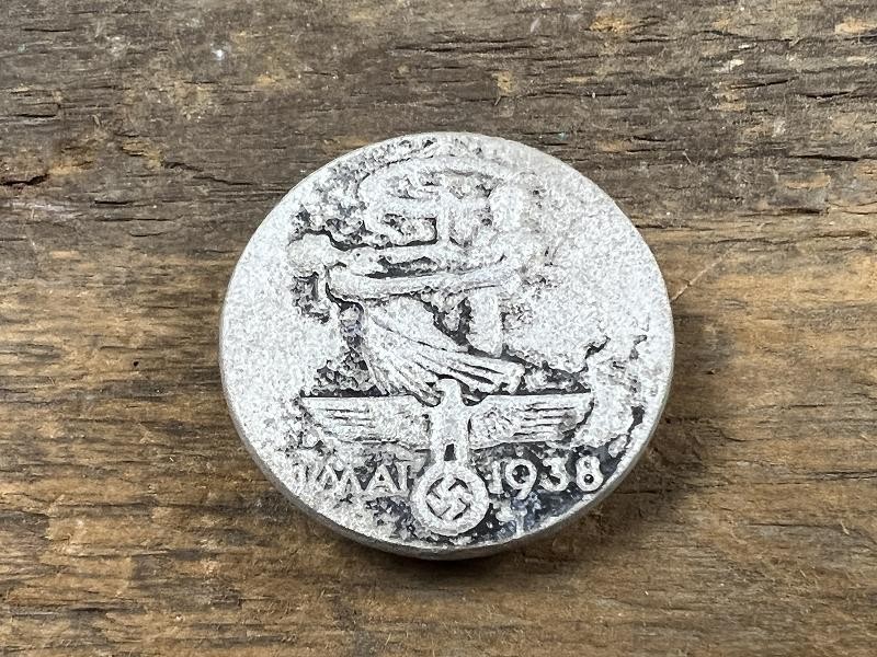 German Tinnie Day badge 1st Mai 1938 Circa 1938