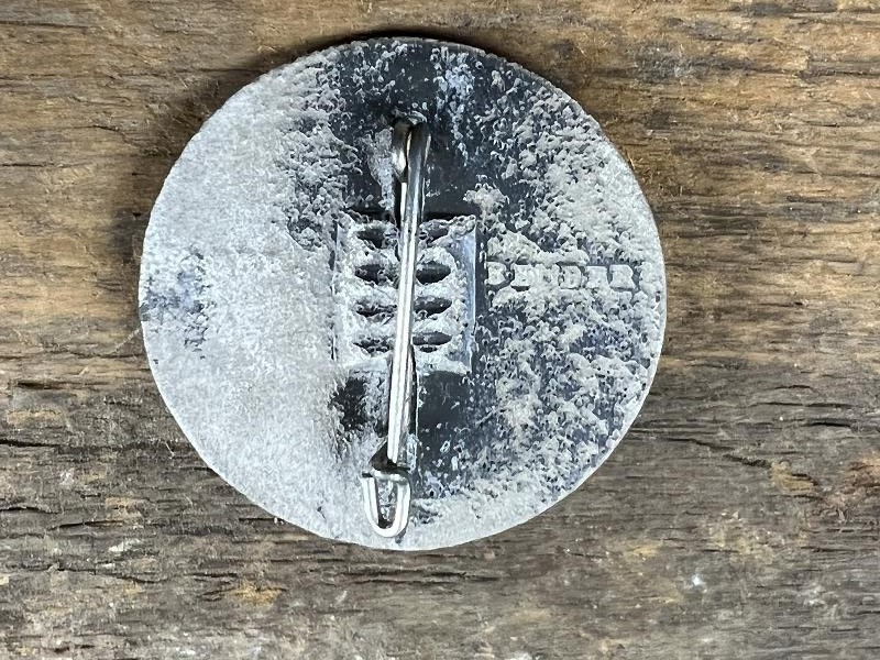 German Tinnie Day badge 1st Mai 1938 Circa 1938