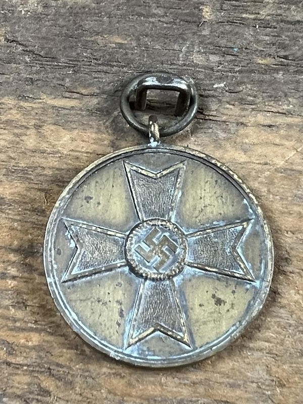 German WW2 War Merit Medal (Kriegsverdienstmedaille)
