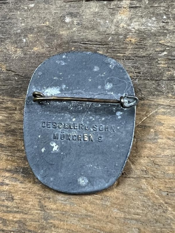 Commemorative Badge Victim's Day 1917 German Tinnie Badge