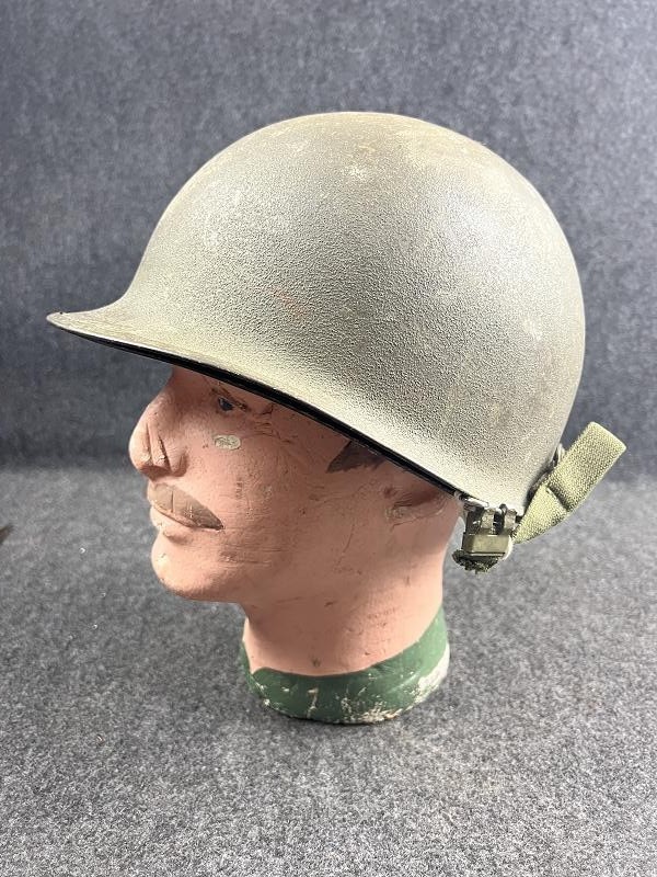 AUTHENTIC KOREAN WAR U.S. M1 SWIVEL BALE HELMET WITH DATED 1946 LINER