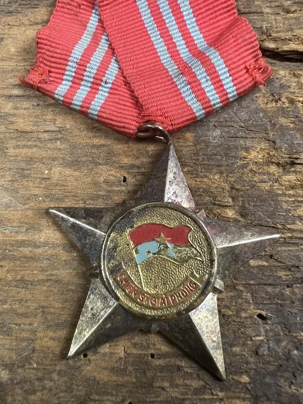Viet Cong NLF North Vietnamese Army Medal Award CHIEN SI GIAI PHONG 1st Class