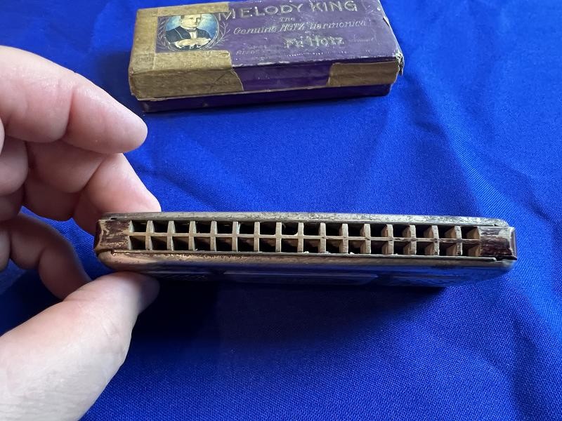 VINTAGE MELODY KING GENUINE HOTZ HARMONICA 60 REEDS. BY FR.HOTZ GERMANY. W/BOX