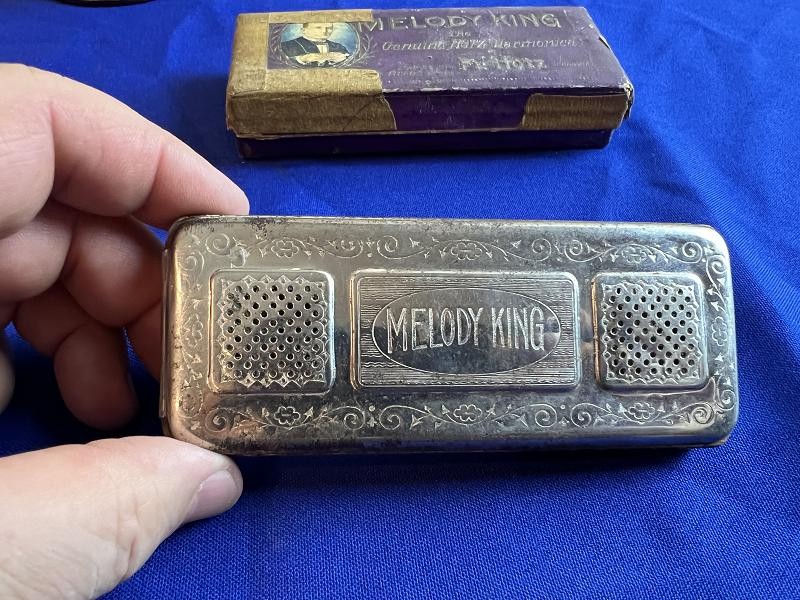 VINTAGE MELODY KING GENUINE HOTZ HARMONICA 60 REEDS. BY FR.HOTZ GERMANY. W/BOX