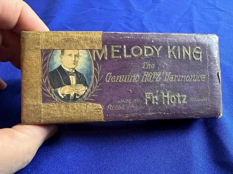 VINTAGE MELODY KING GENUINE HOTZ HARMONICA 60 REEDS. BY FR.HOTZ GERMANY. W/BOX