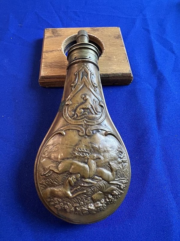ANTIQUE THE STAG AND THE HOUNDS POWDER FLASK