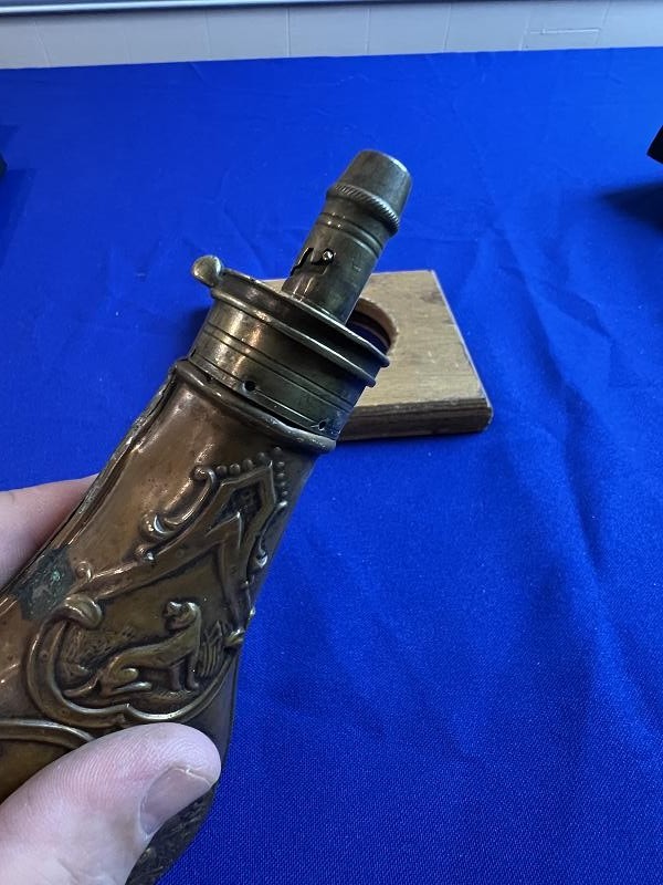ANTIQUE THE STAG AND THE HOUNDS POWDER FLASK