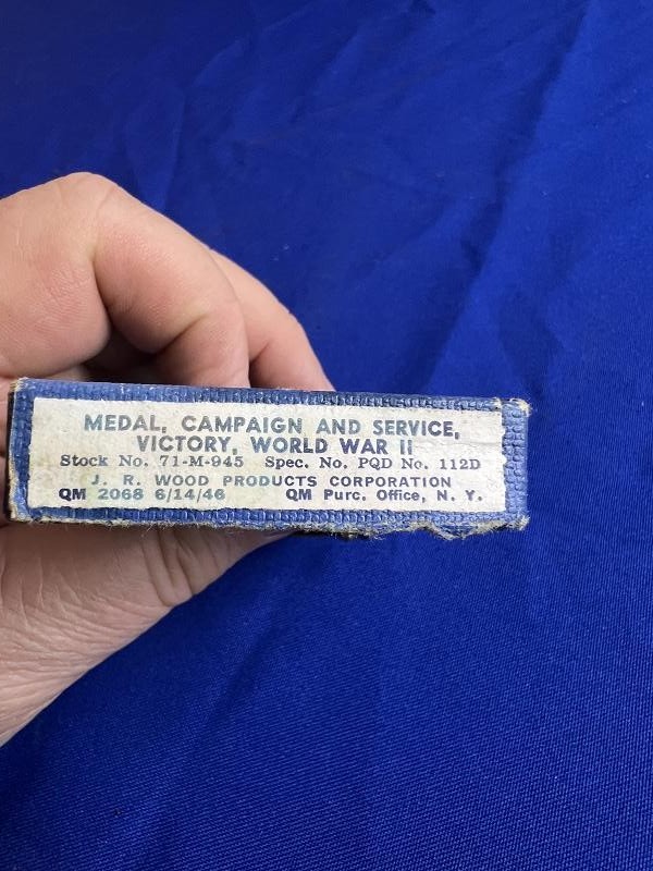 WW2 US VICTORY CAMPAIGN AND SERVICE MEDAL IN BOX