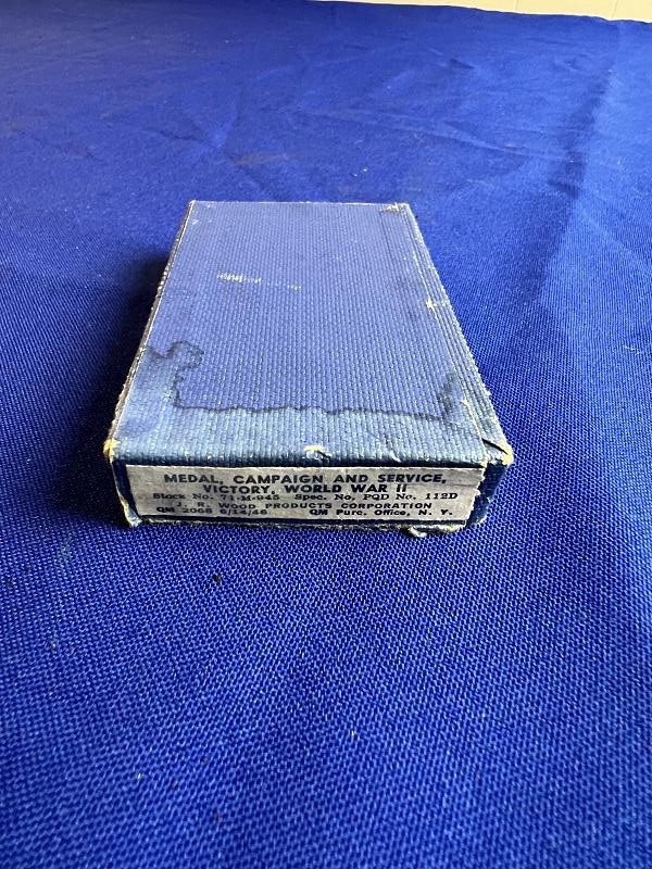 WW2 US VICTORY CAMPAIGN AND SERVICE MEDAL IN BOX