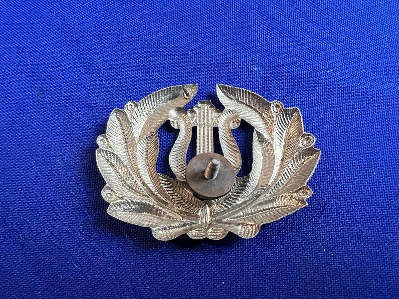 ORIGINAL MUSICIANS LYRE HAT INSIGNIA WITH ATTACHMENT