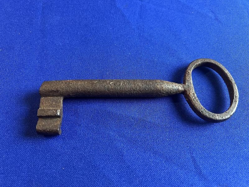 Large Antique Coloniel Era Iron Skeleton Key