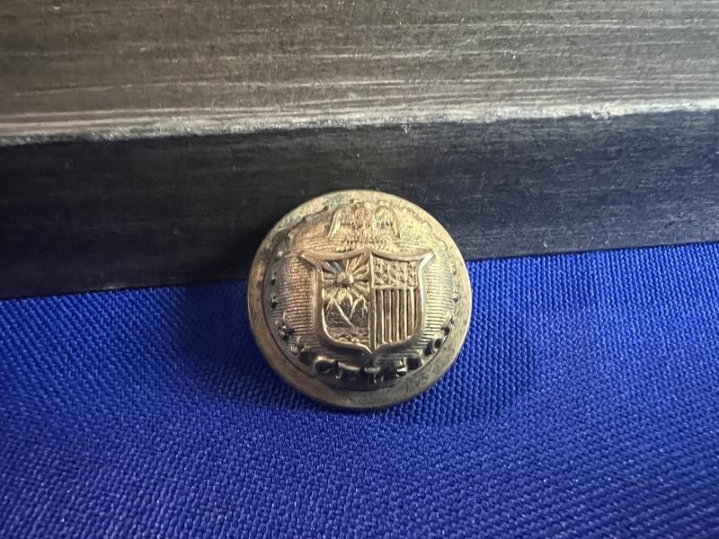 CIVIL WAR GAR VETERAN 1870s NEW YORK COAT BUTTON