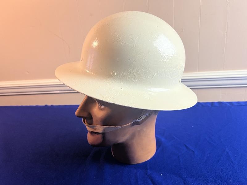 WW2 US CIVIL DEFENSE HELMET EXC. CONDITION