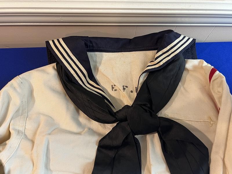 WW2 US NAVY WHITE JUMPER WITH CAP