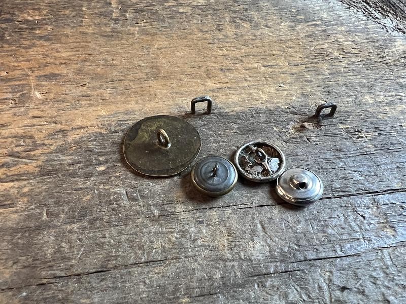 GROUP OF ANTIQUE BUTTONS