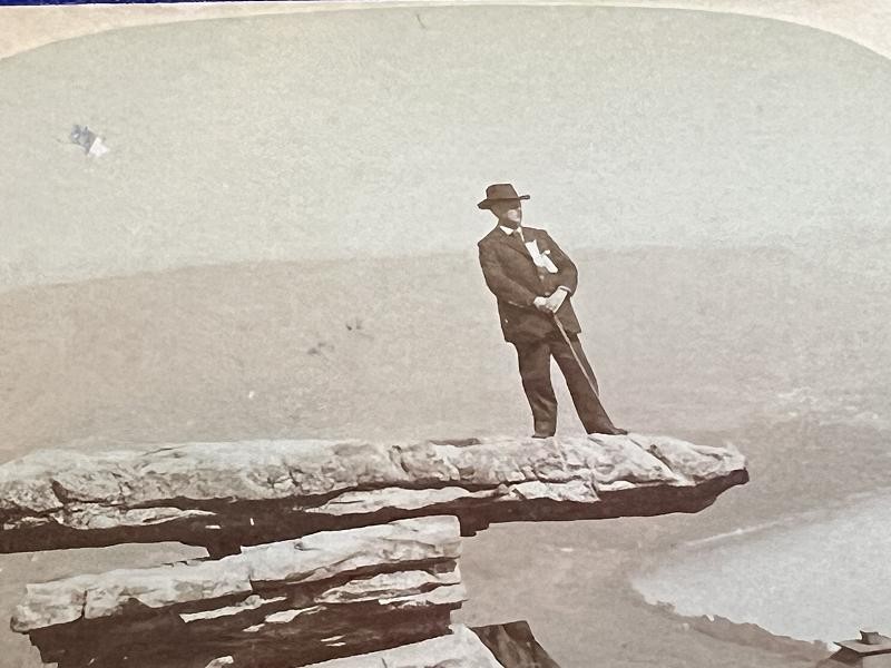 G.A.R. VETERAN ON UMBRELLA ROCK CHATTANOOGA TN STEREOVIEW CARD