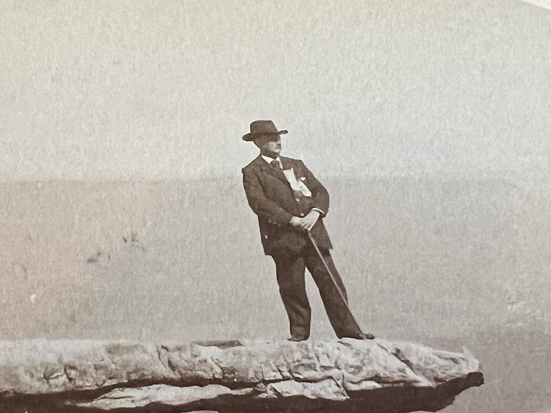 G.A.R. VETERAN ON UMBRELLA ROCK CHATTANOOGA TN STEREOVIEW CARD