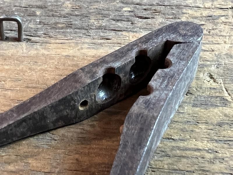 CIVIL WAR ERA 28 CAL BULLET MOLD