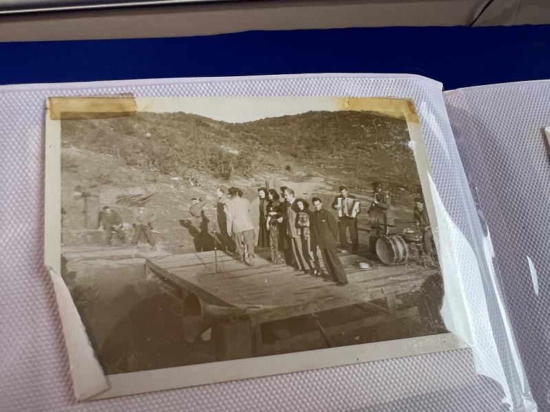 EXCELLENT US WWII & KOREAN WAR ALBUM OF 200 PHOTOS