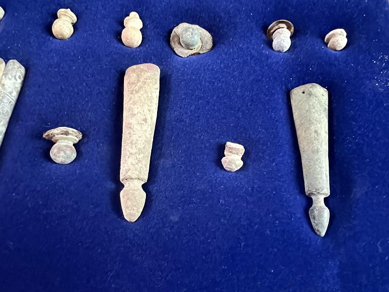 CONFEDERATE COLLECTION OF DUG BAYONET SCABBARD TIPS AND LEAD CARTRIDGE BOX FINIALS