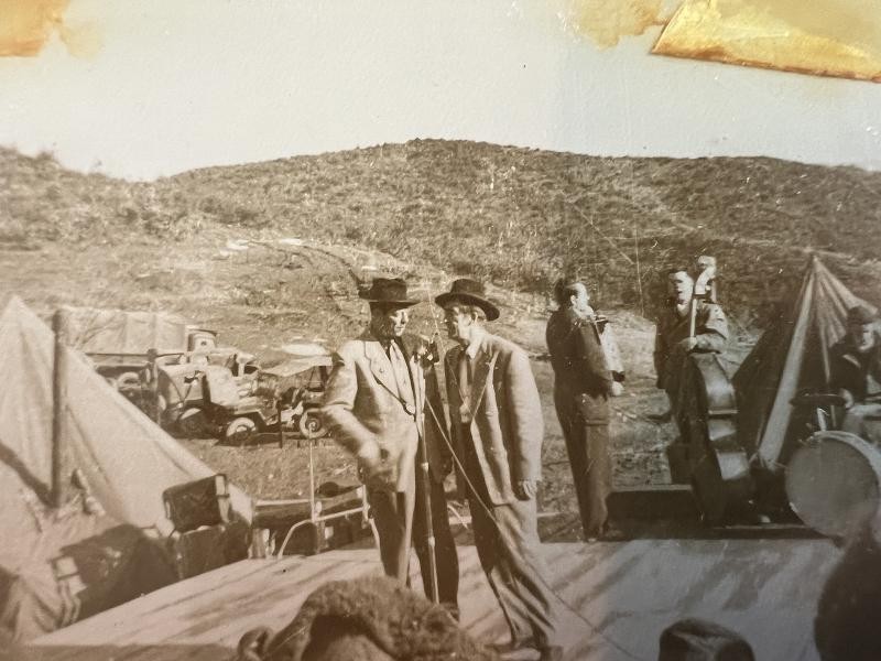 EXCELLENT US WWII & KOREAN WAR ALBUM OF 200 PHOTOS