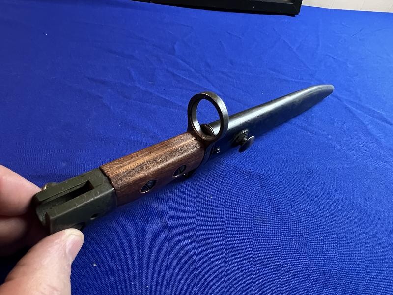 ORIGINAL BRITISH NO.5 MKI JUNGLE CARBINE BAYONET WITH SCABBARD MARKED WSC