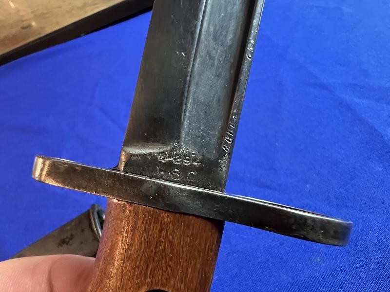 ORIGINAL BRITISH NO.5 MKI JUNGLE CARBINE BAYONET WITH SCABBARD MARKED WSC