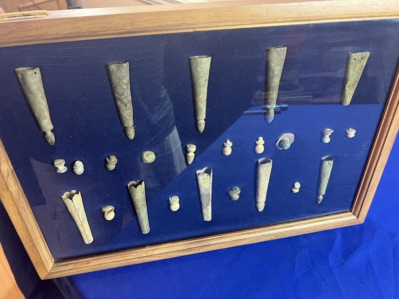 CONFEDERATE COLLECTION OF DUG BAYONET SCABBARD TIPS AND LEAD CARTRIDGE BOX FINIALS
