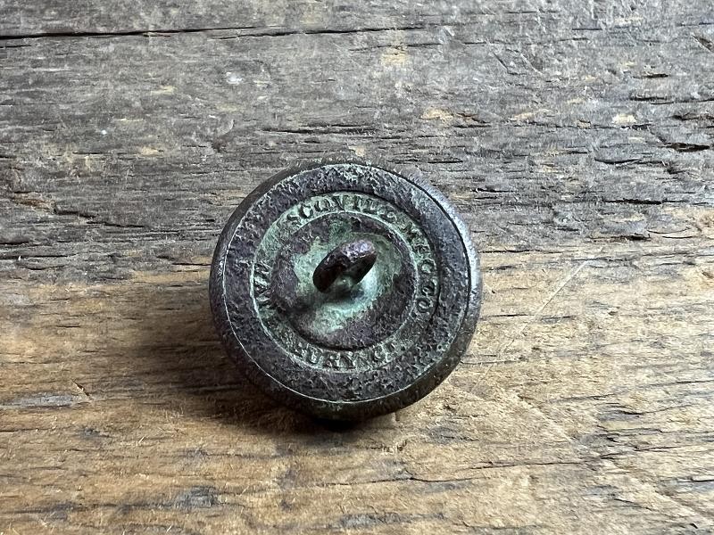 DUG CONFEDERATE VIRGINIA COAT BUTTON WITH SCOVILL RMDC BM