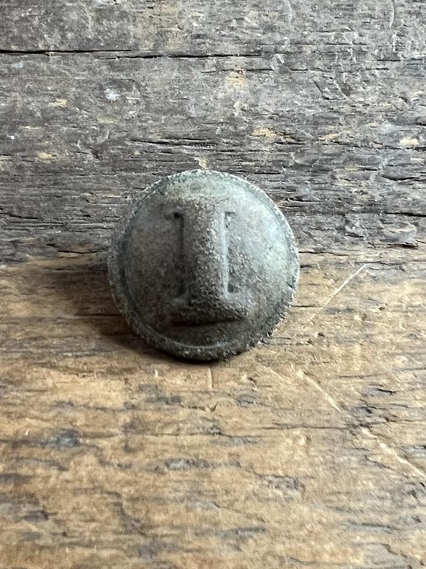 DUG CIVIL WAR CONFEDERATE CAST I INFANTRYMAN'S COAT BUTTON VICKSBURG MS
