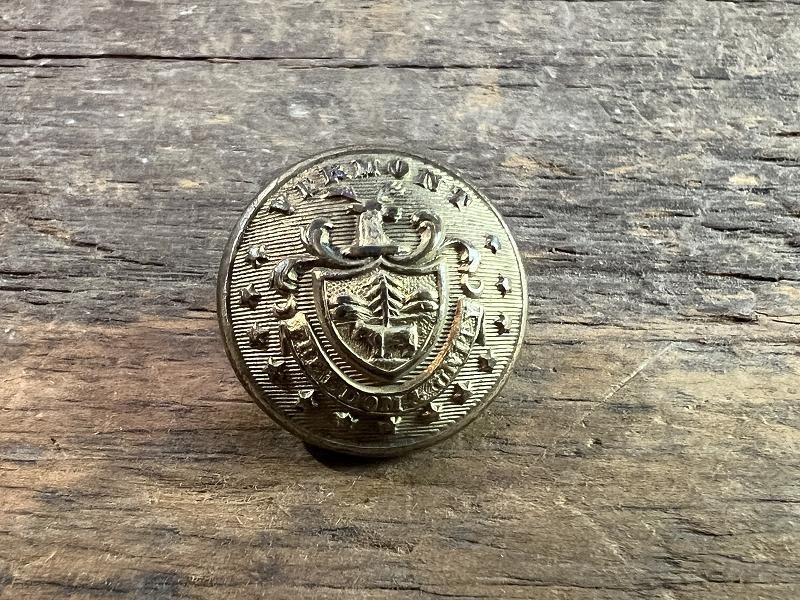 NON DUG VERMONT STATE SEAL STAFF COAT BUTTON 23MM
