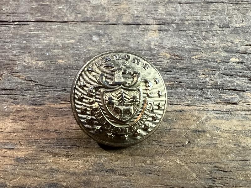NON DUG VERMONT STATE SEAL STAFF COAT BUTTON 23MM